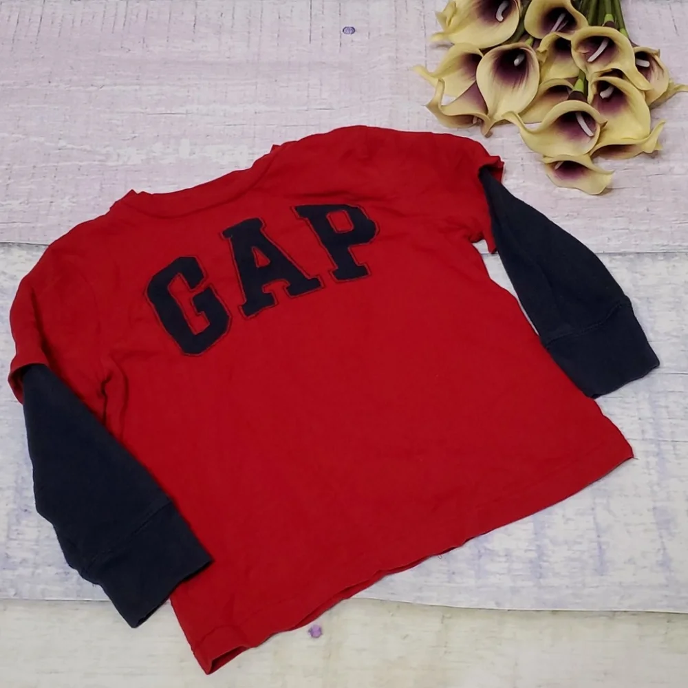 Kid's GAP Logo Graphic Long Sleeve Tshirt